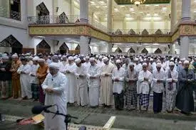 APA YANG HARUS DILAKUKAN JIKA IMAM LUPA DALAM SHOLAT